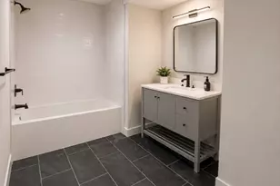 209 W Newton St, Boston, MA 02116 - Photo 4