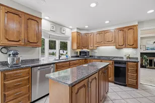 70 Newton St, Northborough, MA 01532 - Photo 4