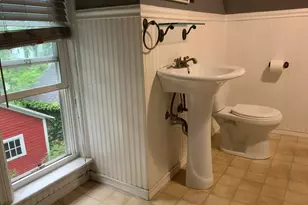 213 Locust St, Holyoke, MA 01040 - Photo 18