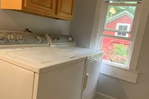 213 Locust St, Holyoke, MA 01040 - Photo 10