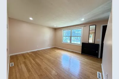 47 Kamuda St #47, Springfield, MA 01151 - Photo 4