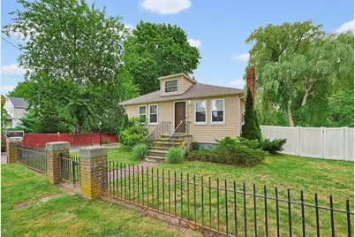 53 Blaney Ave, Peabody, MA 01960 - Photo 2
