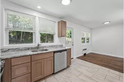 28 Hayes Ave, Lowell, MA 01854 - Photo 4