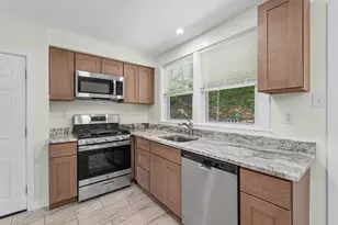 28 Hayes Ave, Lowell, MA 01854 - Photo 2