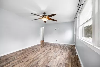 21 Lafayette St, Amesbury, MA 01913 - Photo 10
