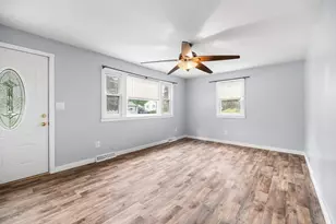 21 Lafayette St, Amesbury, MA 01913 - Photo 8