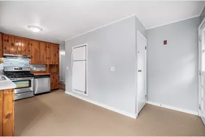 21 Lafayette St, Amesbury, MA 01913 - Photo 4