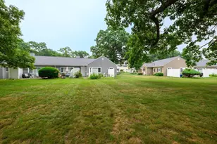 54 Meadowlark Ln, Chicopee, MA 01022 - Photo 4