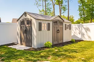 208 Crownshield Ave, Uxbridge, MA 01569 - Photo 8