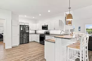 208 Crownshield Ave, Uxbridge, MA 01569 - Photo 12