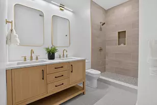13 Clyde St, Somerville, MA 02145 - Photo 14