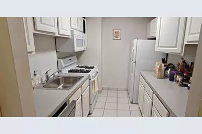 33 Pond Ave #306, Brookline, MA 02445 - Photo 6