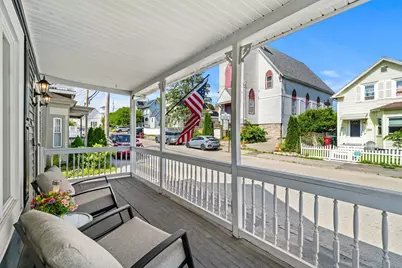 27 Meadowcroft St, Lowell, MA 01852 - Photo 4