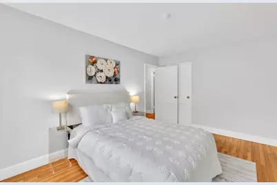 21 Englewood Ave #2, Brookline, MA 02445 - Photo 6