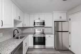 211 West St, Quincy, MA 02169 - Photo 4