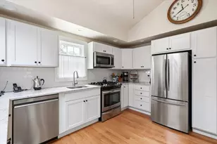 40 Cape Cod Ln, Barnstable, MA 02630 - Photo 4