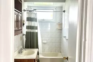87 Hathaway St, New Bedford, MA 02746 - Photo 16