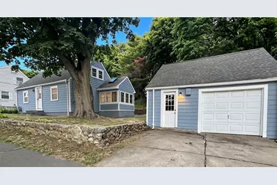 21 Bridge St, Beverly, MA 01915 - Photo 2