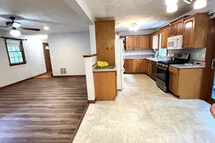 5 Kinney Ave, Burlington, MA 01803 - Photo 6