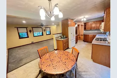 5 Kinney Ave, Burlington, MA 01803 - Photo 8