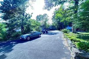5 Kinney Ave, Burlington, MA 01803 - Photo 32