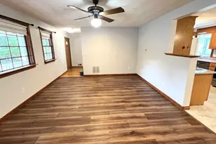 5 Kinney Ave, Burlington, MA 01803 - Photo 4