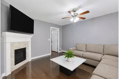109 Cleveland Ave, Everett, MA 02149 - Photo 6