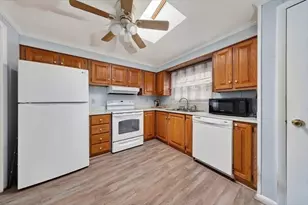 46 Leisurewoods Dr, Rockland, MA 02370 - Photo 8