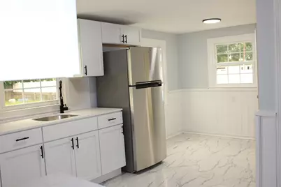 16 N. Hood St, Springfield, MA 01109 - Photo 4
