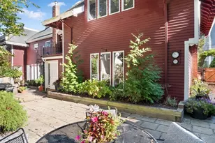 4 Coffin Ct, Newburyport, MA 01950 - Photo 1