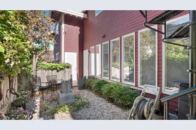 4 Coffin Court, Newburyport, MA 01950 - Photo 26