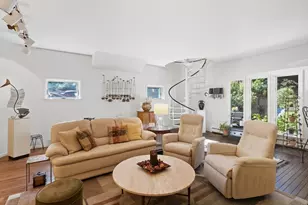 4 Coffin Ct, Newburyport, MA 01950 - Photo 14