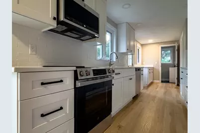 25 Diane Rd, Peabody, MA 01960 - Photo 8
