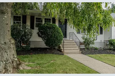 25 Diane Rd, Peabody, MA 01960 - Photo 2