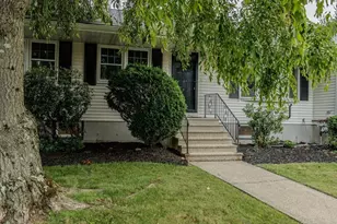 25 Diane Rd, Peabody, MA 01960 - Photo 2