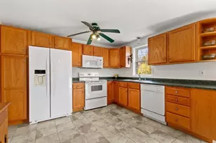 51 Anthony St, Berkley, MA 02779 - Photo 12