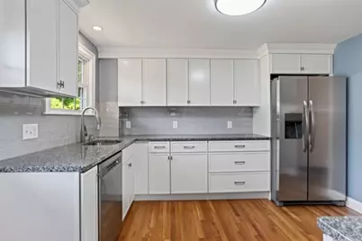 9 Harriett Ave, Burlington, MA 01803 - Photo 8