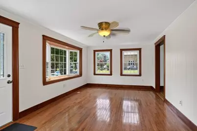 9 Harriett Ave, Burlington, MA 01803 - Photo 6