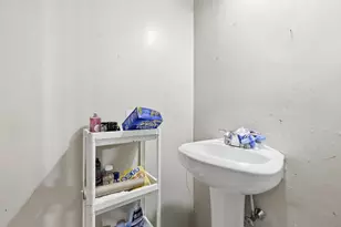 22-24 Sorrento St, Springfield, MA 01108 - Photo 16