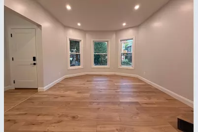 16 Willow Ave #1, Somerville, MA 02144 - Photo 2