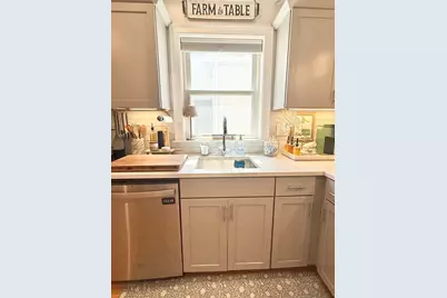 6 Beech St #2, Cambridge, MA 02140 - Photo 4