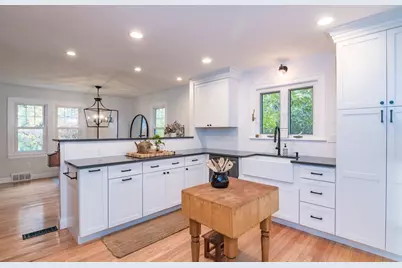 21 Gates Ave, East Longmeadow, MA 01028 - Photo 8