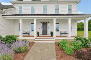 32 Bayliss Wy, Uxbridge, MA 01569 - Photo 2