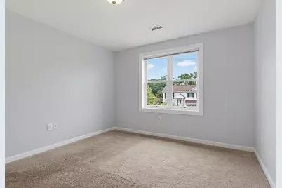 70 Swan Ave, Worcester, MA 01602 - Photo 24