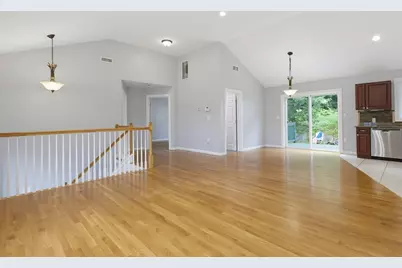 70 Swan Ave, Worcester, MA 01602 - Photo 10