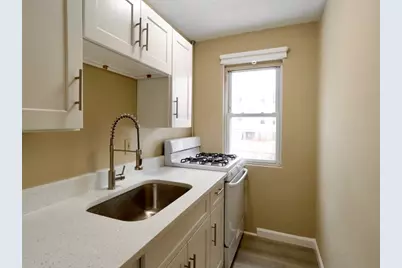 25 Oakland Ave #2R, Everett, MA 02149 - Photo 1