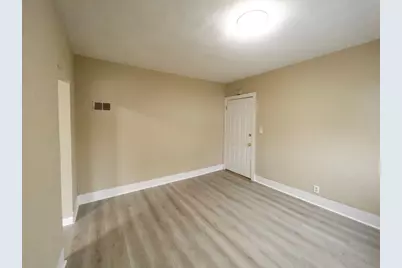 25 Oakland Ave #2R, Everett, MA 02149 - Photo 4