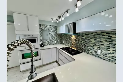 57 Broadlawn Park #16, Boston, MA 02467 - Photo 2