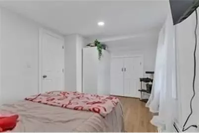 215 Kenyon Ave, Pawtucket, RI 02861 - Photo 18