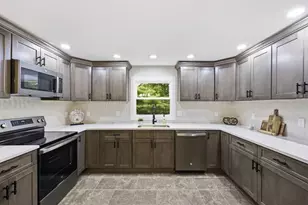 25 Norma St, Palmer, MA 01069 - Photo 6